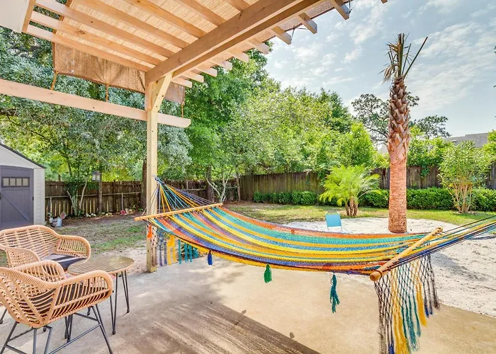 Pet-friendly W/ Sunny Backyard! Holiday home
