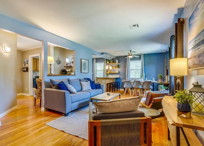 Holiday home Pet-friendly W/ Sunny Backyard! Pensacola