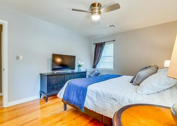 Pet-friendly W/ Sunny Backyard! Pensacola