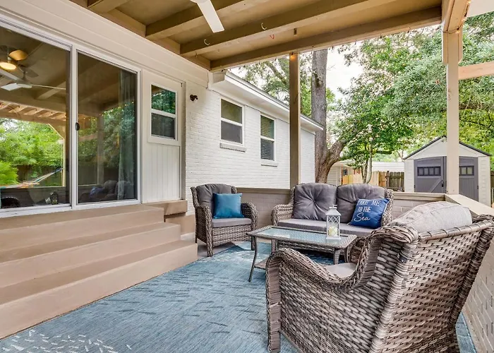 Holiday home Pet-friendly W/ Sunny Backyard! Pensacola