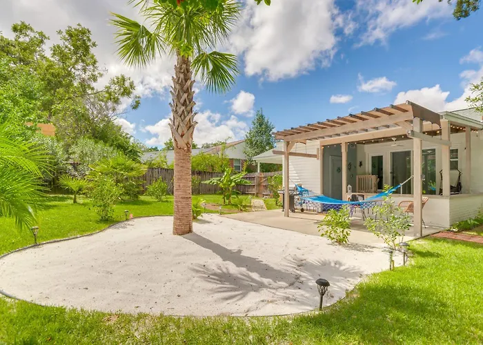 Pet-friendly W/ Sunny Backyard! Holiday home Pensacola